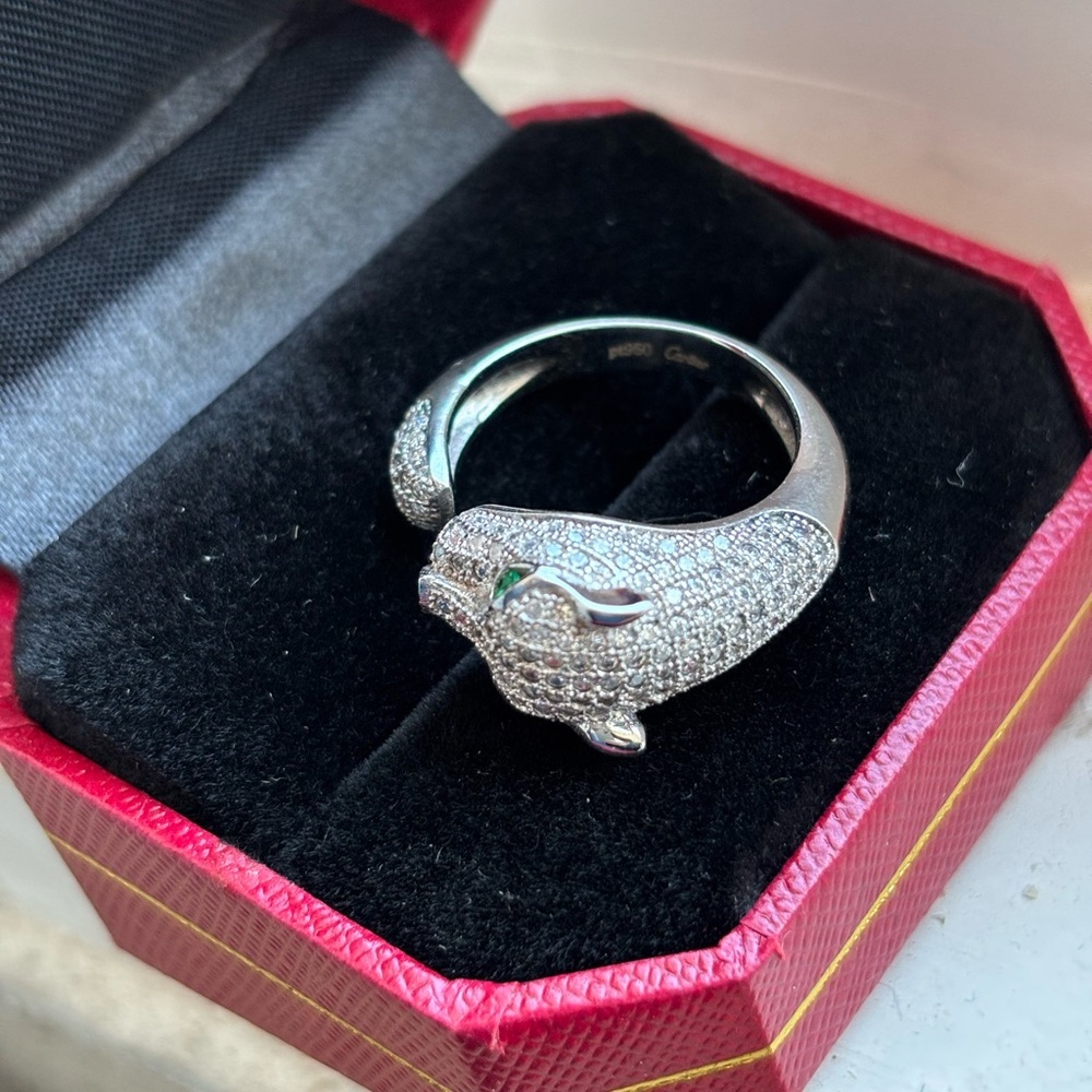 18k Cartier white gold Panther Ring with Green Eyes - 8 - Picture 5 of 9